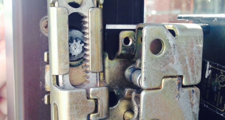 what-services-do-locksmiths-do